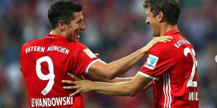 Thomas Mueller żegna Lewandowskiego. Piękne słowa przyjaciela po polsku