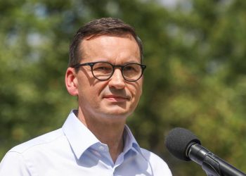 Morawiecki radzi: „Postarajcie się ocieplić domy jeszcze przed tym sezonem grzewczym”