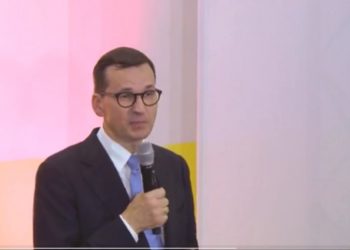 Morawiecki spotkał się z wyborcami. „Za to na taczkach powinni was wywieźć” [WIDEO]