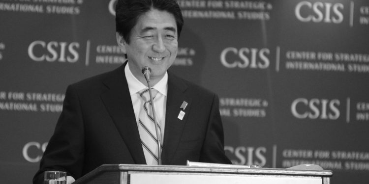 Były premier Japonii Shinzo Abe nie żyje