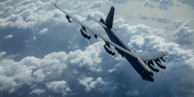 Szatkowski: „Na polskim niebie są samoloty, nosiciele broni nuklearnej”