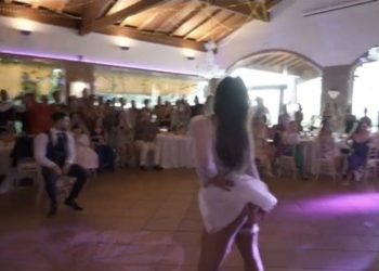 Panna młoda zszokowała gości. Takiego tańca nikt się nie spodziewał [WIDEO]