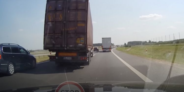 „Szeryf” w ciężarówce wzburzył internautów. Nagranie obiegło sieć [WIDEO]