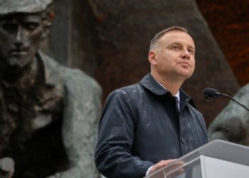 Duda: „Wszyscy, którzy chodzą dziś po Woli, mają pod stopami popioły mieszkańców” [WIDEO]
