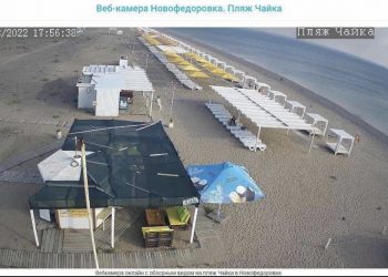 Zdjęcia opuszczonych plaż na Krymie obiegają sieć. „Prawdopodobnie morze jest zimne”