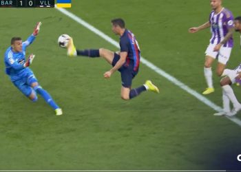 Lewandowski znów dał popis! W ten sposób zdobył dwie kolejne bramki dla Barcelony [WIDEO]