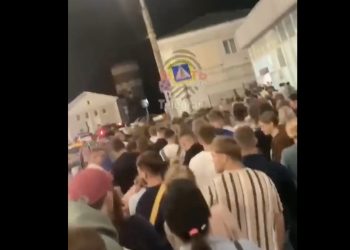 Wybuchy w Biełgorodzie. Tłumy spanikowanych Rosjan na dworcu [WIDEO]