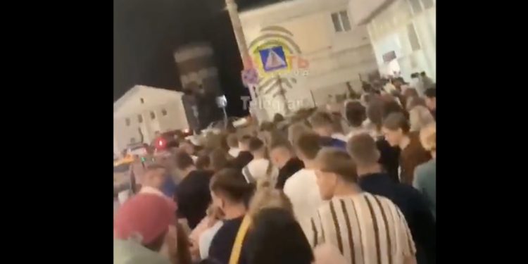 Wybuchy w Biełgorodzie. Tłumy spanikowanych Rosjan na dworcu [WIDEO]