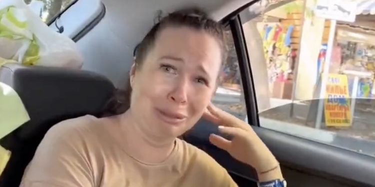 Rosjanka rozpacza, że musi uciekać z Krymu. „Czułam się tutaj jak u siebie w domu!” [WIDEO]