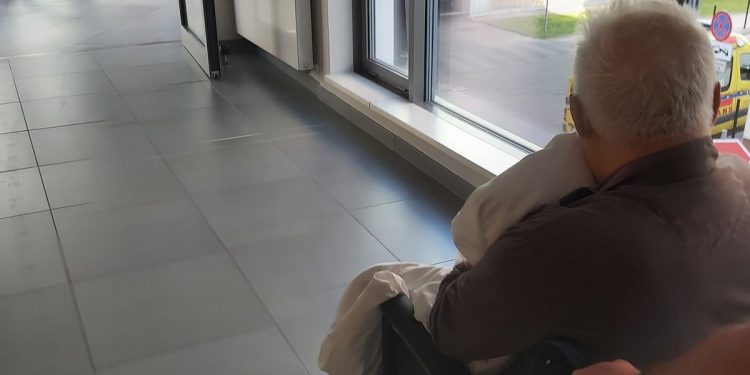 Wałęsa znów pisze ze szpitala. Tym razem mówi o… „świetle w tunelu”