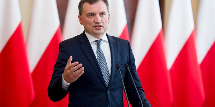 Ziobro nie przebiera w słowach: „Żołnierzu żaden śmieć nie jest w stanie Cię obrazić”