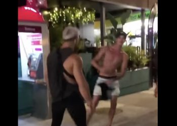 Chuligani zaczepili go na ulicy. Okazało się, że to… zawodnik MMA [WIDEO]