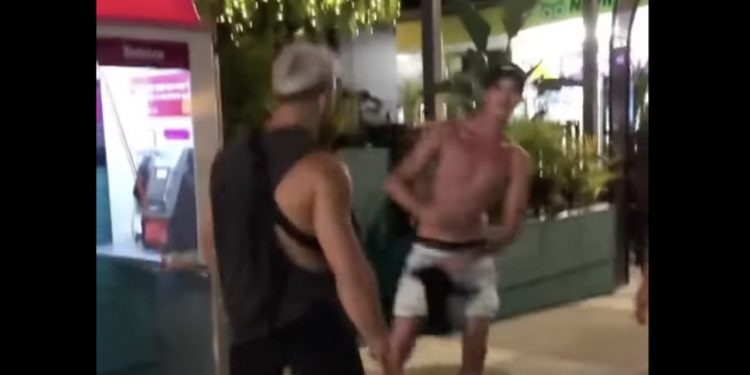 Chuligani zaczepili go na ulicy. Okazało się, że to… zawodnik MMA [WIDEO]