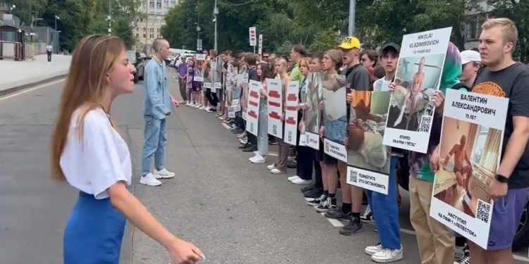 Rosjanie na demonstracji żądają, by Zachód nie słał broni Ukrainie, bo… giną rosyjscy żołnierze [WIDEO]