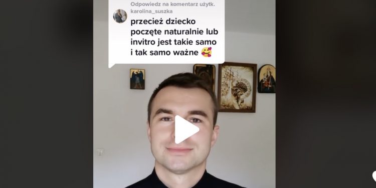 Ks. Sebastian Picur jest niezwykle popularny na TikToku