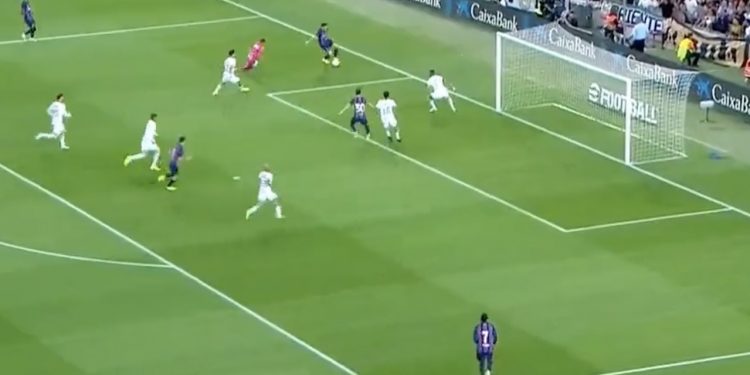 Lewandowski z pierwszym golem dla Barcelony. I to jakim! [WIDEO]