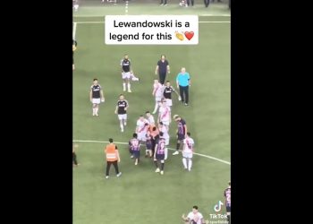 Mały kibic Barcelony wbiegł na boisko. Zachowanie Lewandowskiego podbija sieć [WIDEO]