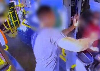 Kierowca autobusu bestialsko skatowany przez pasażera! Wstrząsające nagranie [WIDEO]