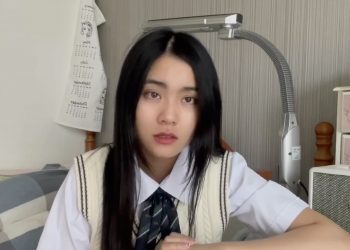 Studentka z Chin recytuje utwór Norwida. Poruszające nagranie [WIDEO]