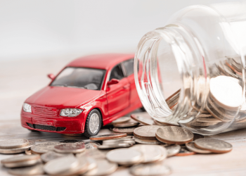 Ile płacą Polacy za ubezpieczenie OC? Sprawdź raport!