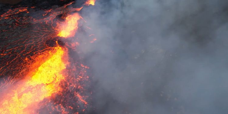 Przebudził się wulkan na Islandii! Niezwykłe nagrania. Dojdzie do katastrofy? [WIDEO]