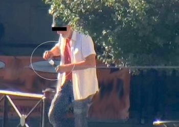 Zaatakował nożem w centrum miasta, bo… nie dostał 20 zł. Nagranie szokuje [WIDEO]