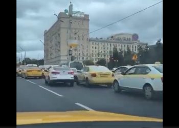 Hakerzy Anonymous sparaliżowali centrum Moskwy! Sprytny pomysł [WIDEO]