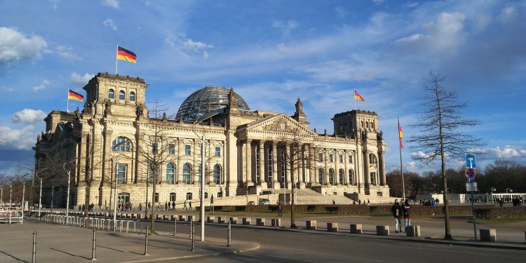 Niemcy wypłacą reparacje, ale… nie Polsce tylko państwu z Afryki