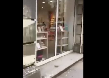 Skandaliczne zachowanie rosyjskich turystów. Litera „Z” na budynkach w Barcelonie [WIDEO]