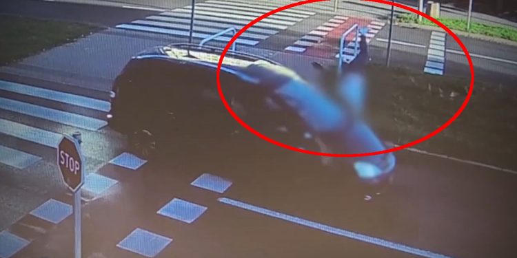 Makabryczne potrącenie na pasach! Pokazali nagranie „ku przestrodze” [WIDEO]