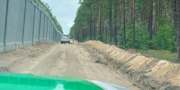 Straż Graniczna informuje o kolejnym szturmie na polską granicę! „Szli przez rozlewiska rzek”