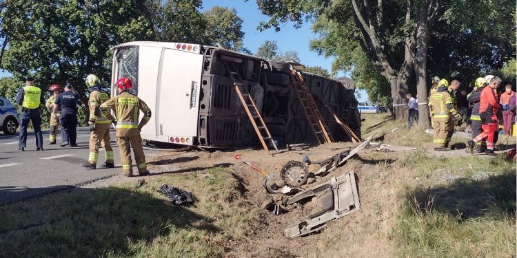 Wypadek autokaru na Mazowszu! Przyjechał z innego kraju. Wszyscy poszkodowani