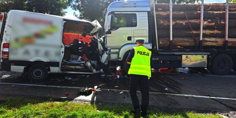 Koszmarny wypadek w Bytonii. Nie mieli szans [WIDEO]