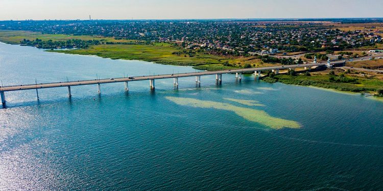 Rosjanie każą robić to mieszkańcom Chersonia. Co szykują?