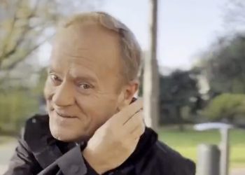 Donald Tusk został przyłapany podczas spaceru