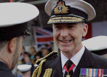 Brytyjski admirał ostrzega: „Rosja może uderzyć w zachodnie systemy”