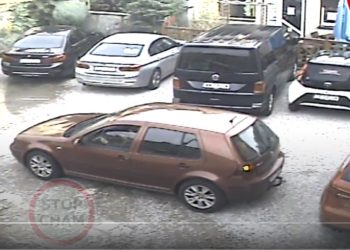 Kobieta próbowała wyjechać z parkingu. Niewiarygodne sceny! [WIDEO]
