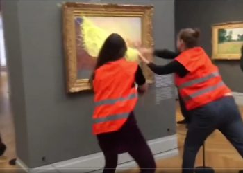 Obrzucili obraz Moneta ziemniaczanym puree. To miał być „protest” [WIDEO]
