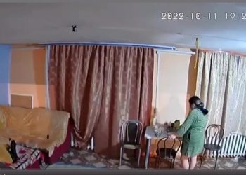 Rosyjski żołnierz ukradł kamerę CCTV, ale zapomniał o jednej rzeczy. Teraz jego dom ogląda cały świat [WIDEO]