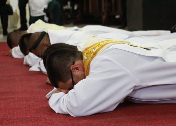 Przełom w polskim Kościele. Żonaci mężczyźni mogą rozpocząć posługę