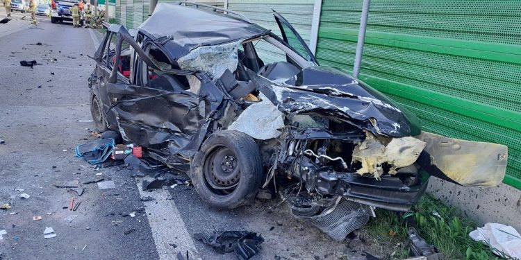 Koszmarny wypadek. Z samochodu niewiele zostało