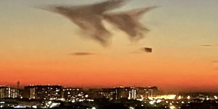 Taki widok pojawił się nad Moskwą. Mieszkańcy przerażeni