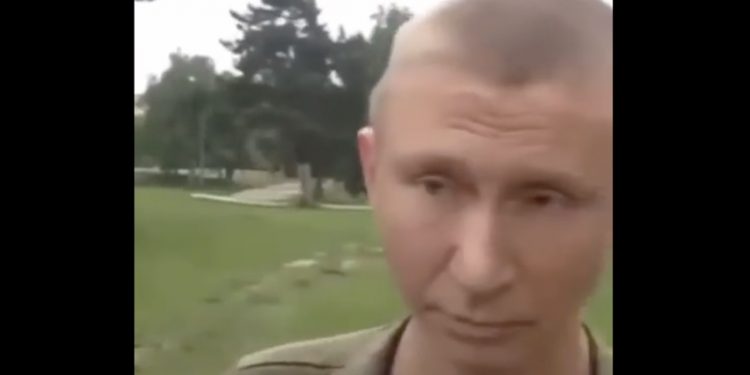 Nagranie z rosyjskim żołnierzem podbiło internet. Ujawniono prawdę [WIDEO]