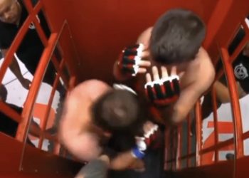 Walka w budce telefonicznej podczas PRIME MMA 3