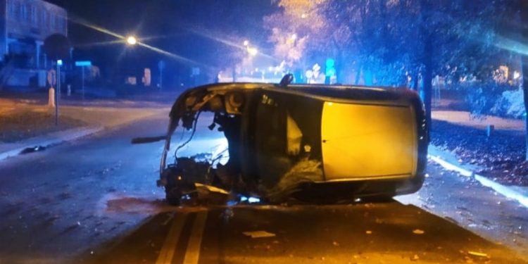Po wypadku z samochodu wyrwało silnik! Groźny wypadek w Puławach