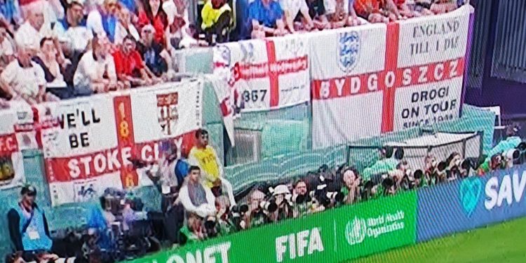 Nietypowa flaga Anglii na mundialu. Przykuła szczególnie uwagę Polaków [FOTO]