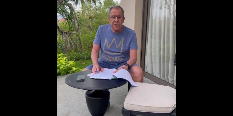 Ławrow na dziwnym nagraniu. To ma być „dowód”, że jest zdrowy [WIDEO]