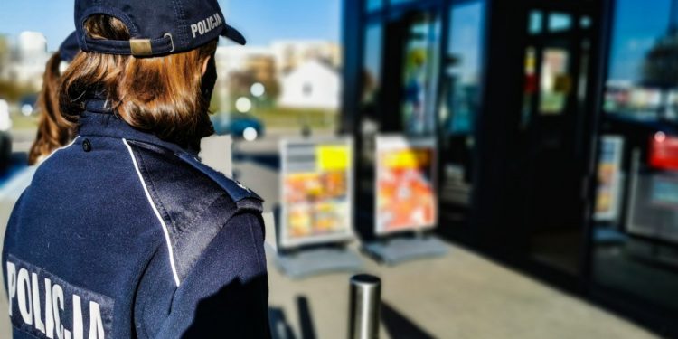 Ukradł… 3 batoniki. Grożą mu lata więzienia