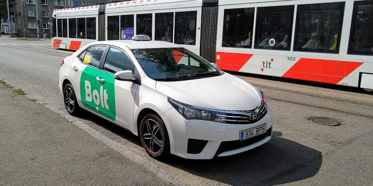 Bardzo znany przewoźnik na aplikację straci licencję?! Padła nazwa