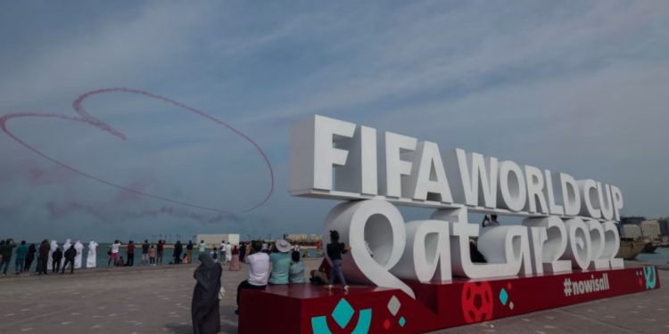 Katar nie ma problemu z kibicami. Po prostu ich… kupili. Wiadomo, jaka stawka